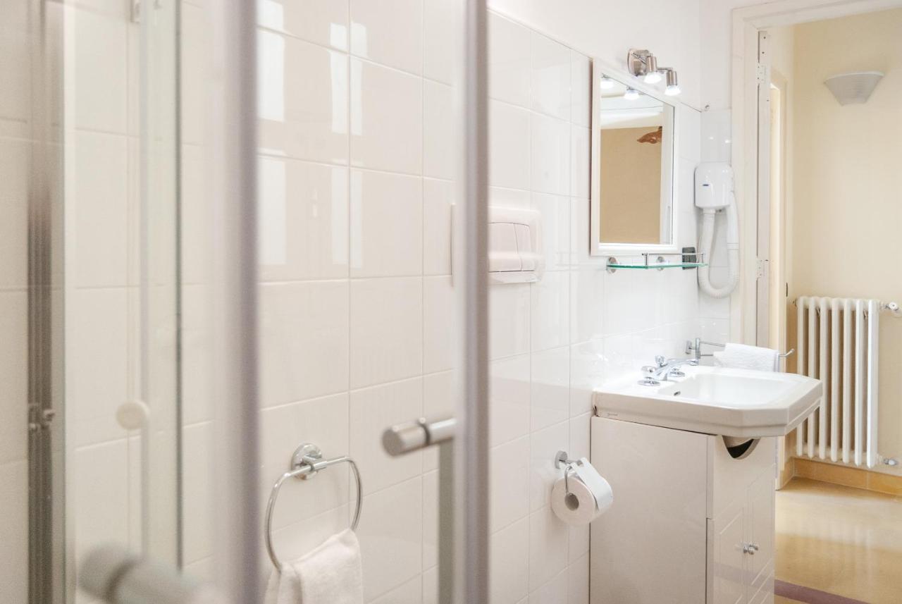 B&B Risveglio Col Rosone Lecce Bagian luar foto