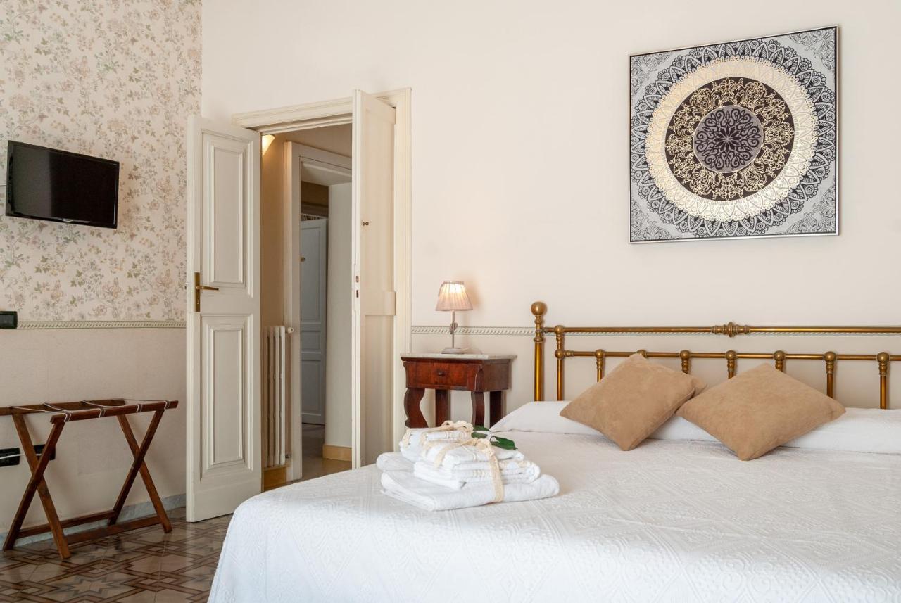B&B Risveglio Col Rosone Lecce Bagian luar foto