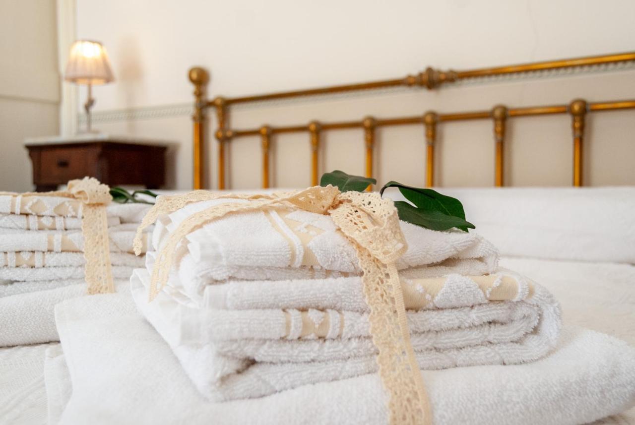 B&B Risveglio Col Rosone Lecce Bagian luar foto