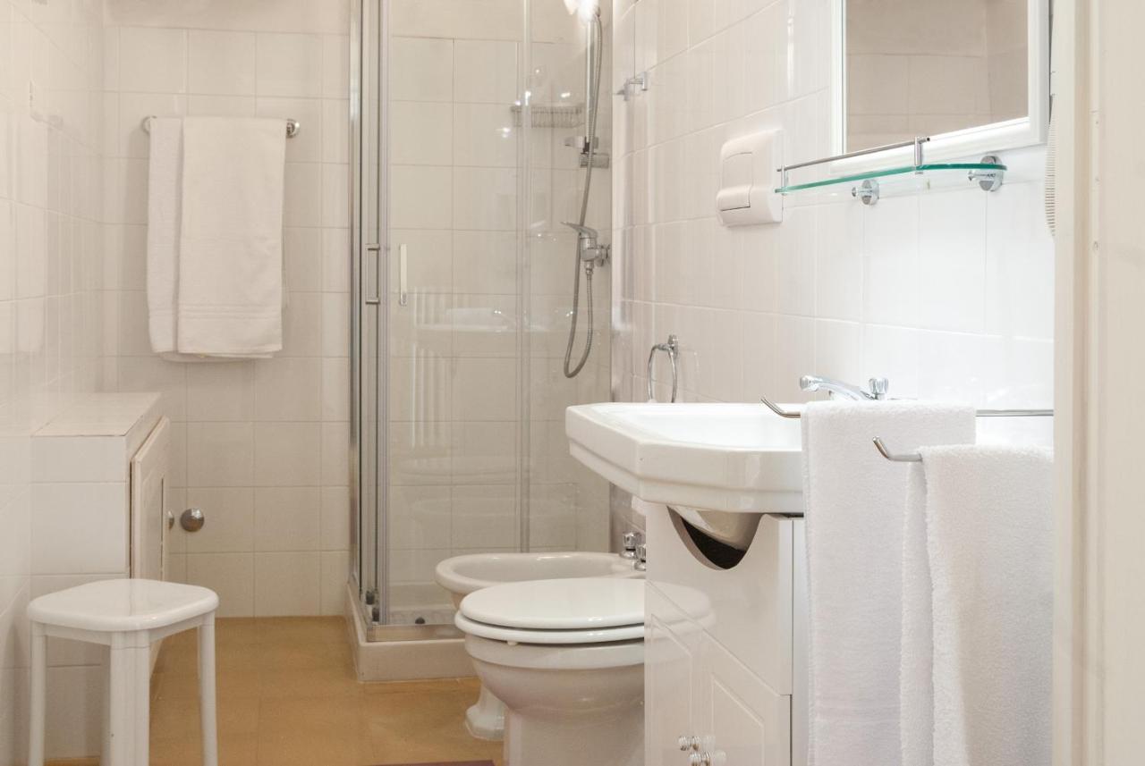 B&B Risveglio Col Rosone Lecce Bagian luar foto