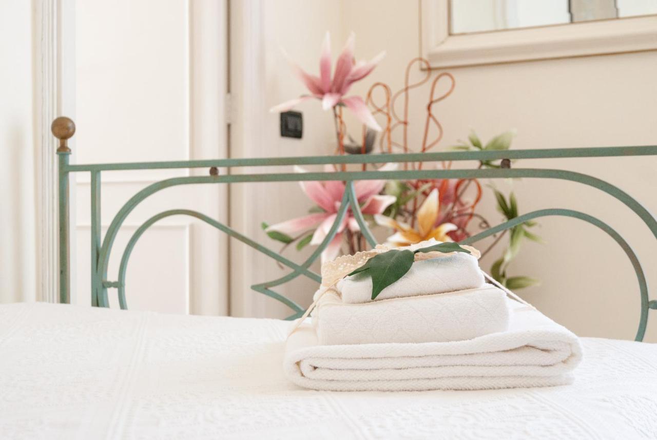 B&B Risveglio Col Rosone Lecce Bagian luar foto