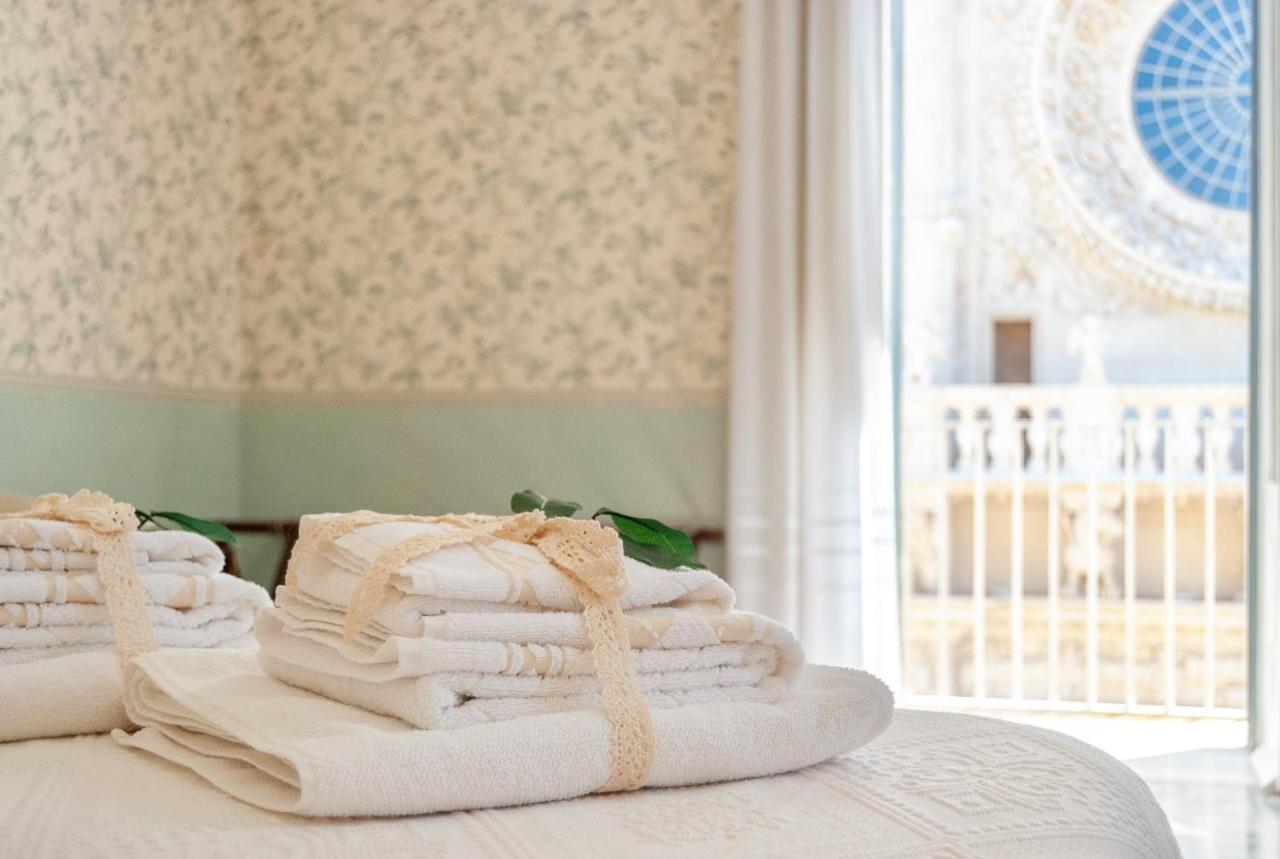 B&B Risveglio Col Rosone Lecce Bagian luar foto