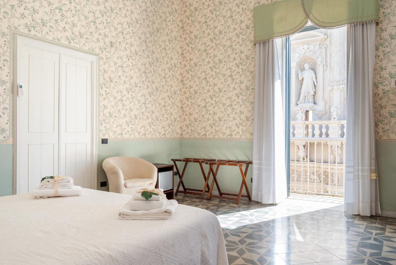 B&B Risveglio Col Rosone Lecce Bagian luar foto